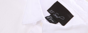 etiquette de marque tissée sur chemise